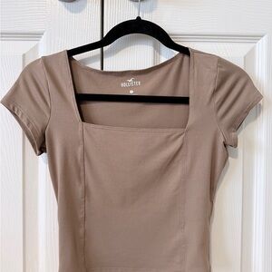 Hollister Women's Beige Square Neck Tee